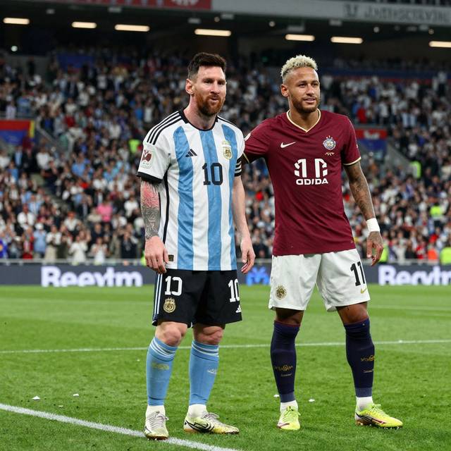 Messi lỡ hẹn 11m, Neymar giã từ ĐTQG, Henderson chia tay World Cup